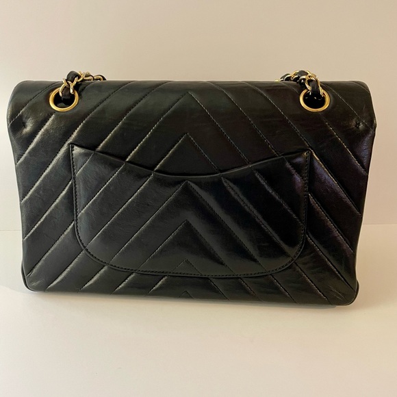 CHANEL V-Stitch Double Flap Chain Shoulder Bag Black - Picture 4 of 16